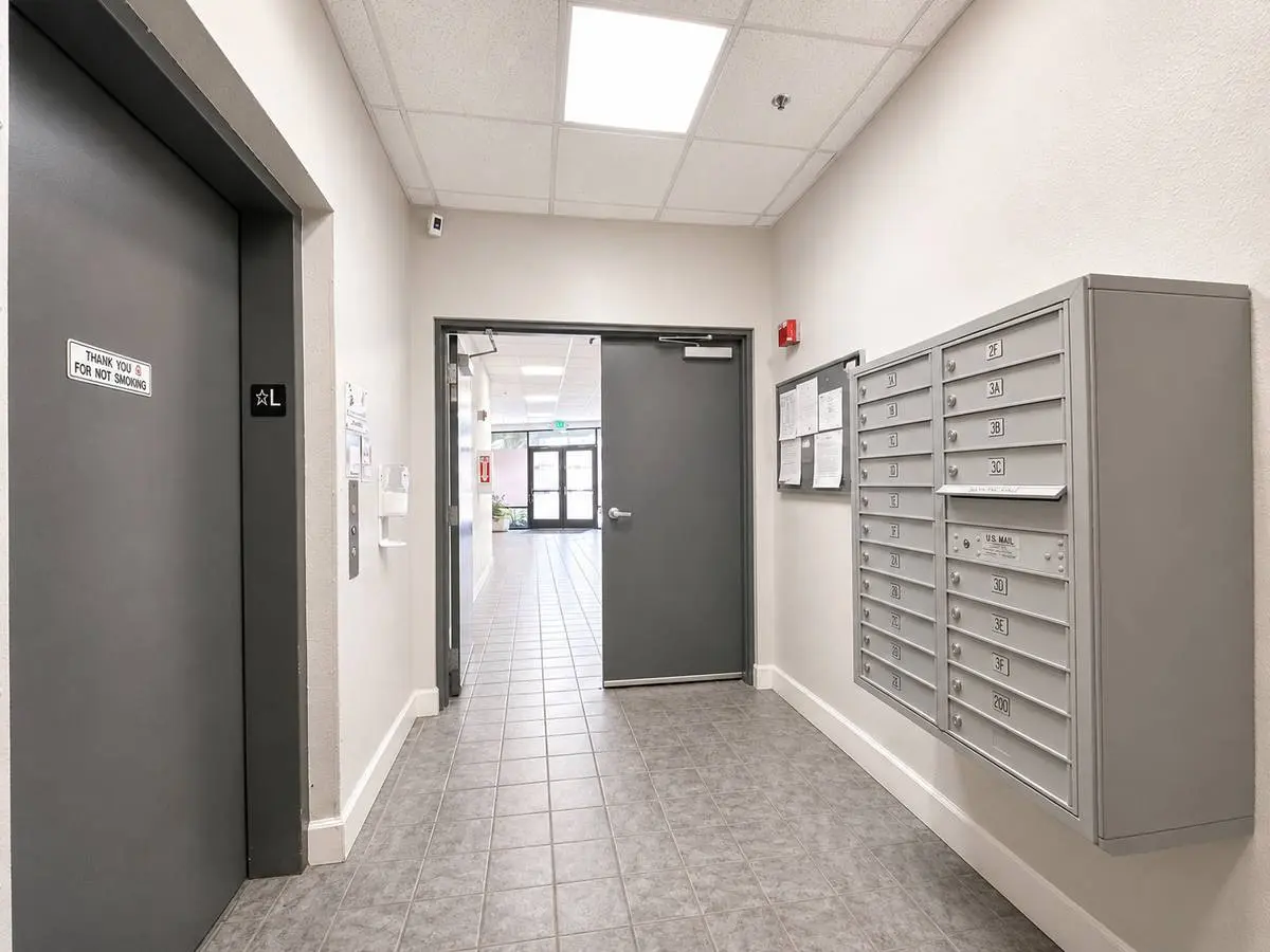 90 Athol Avenue #1D, rental in Grand Lake, Oakland