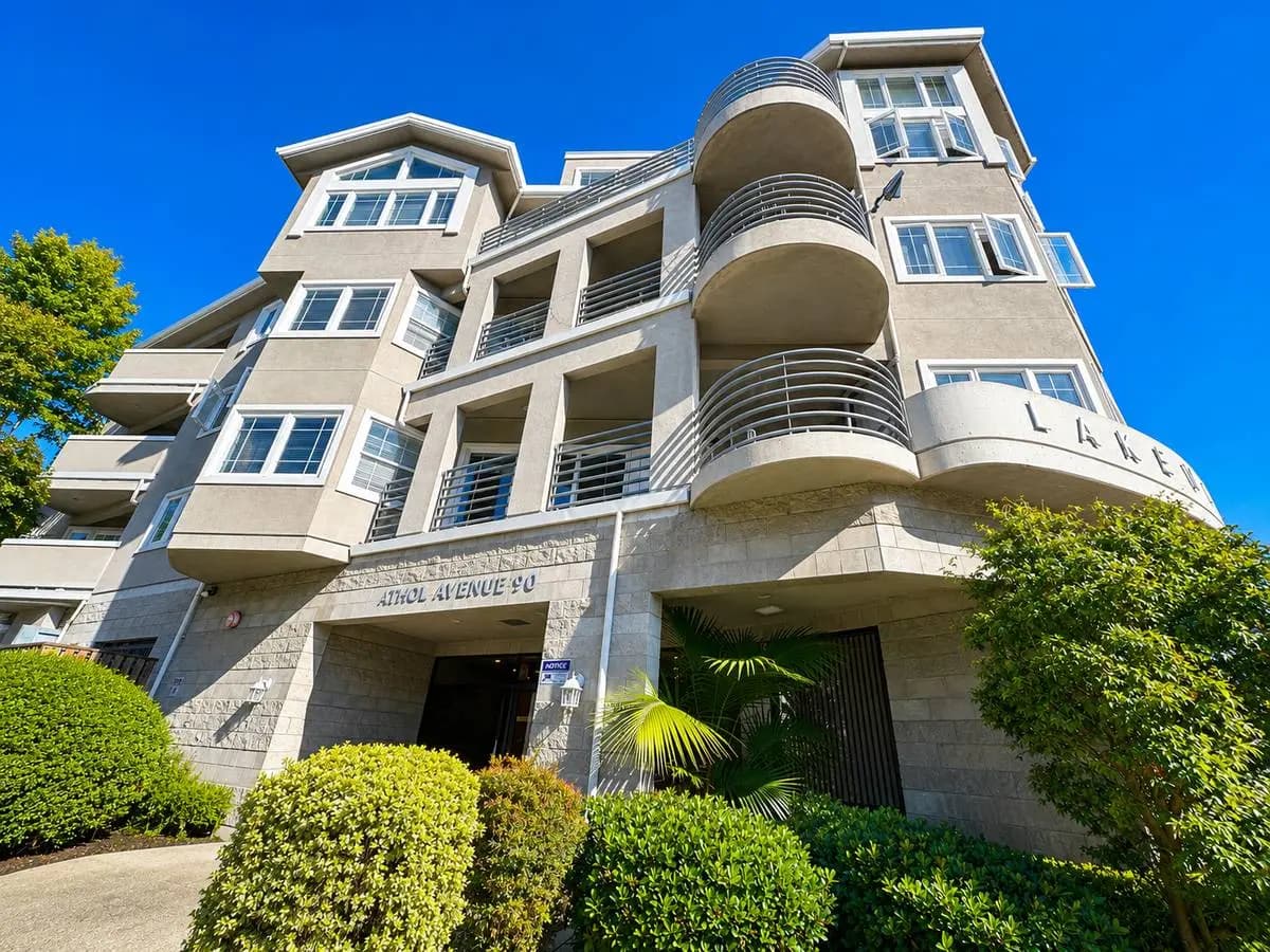 90 Athol Avenue #1D, rental in Grand Lake, Oakland